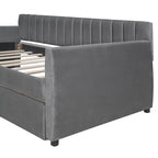 Daybed in velluto con letto estraibile e doghe in legno